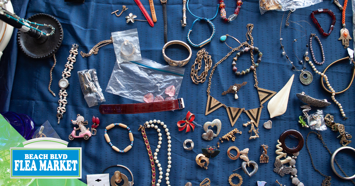 How to Guide Finding Hidden Gems and Awesome Antiques at the Flea